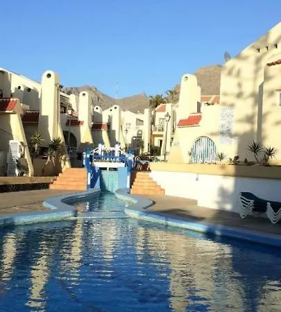 Mng-apart Studia Mareverde D-15 アパート